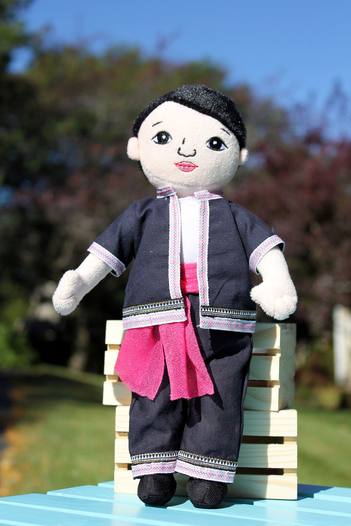 Hmong Handmade Male and Female Dolls – Ekantha